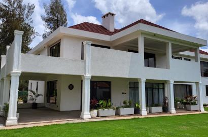 RUNDA: Exquisite 5-Bedroom Luxury Residence