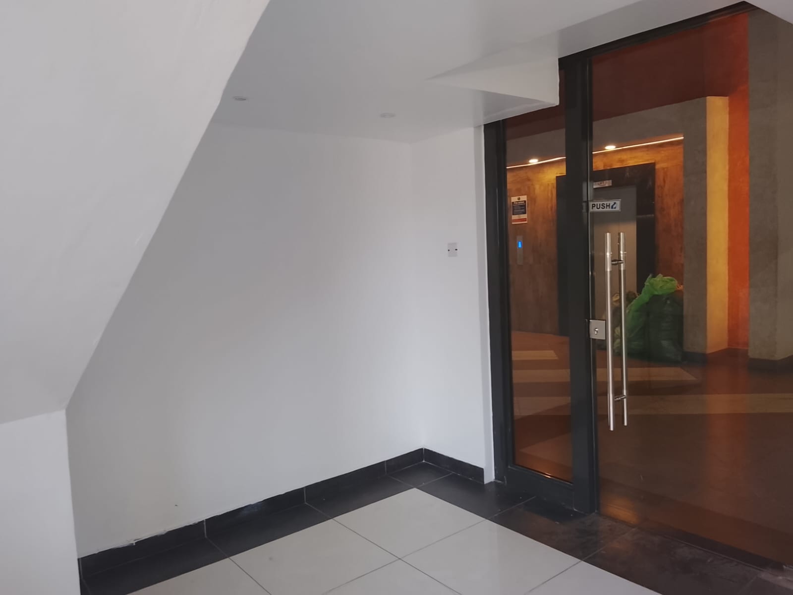 Contemporary 350 SQFT Shop Space for Rent in Hurlingham