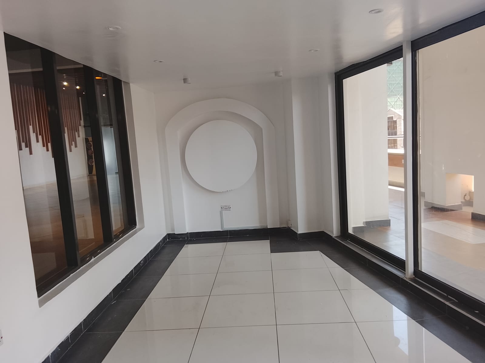 Contemporary 350 SQFT Shop Space for Rent in Hurlingham