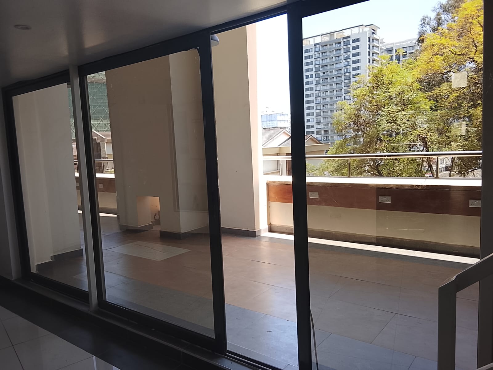 Contemporary 350 SQFT Shop Space for Rent in Hurlingham