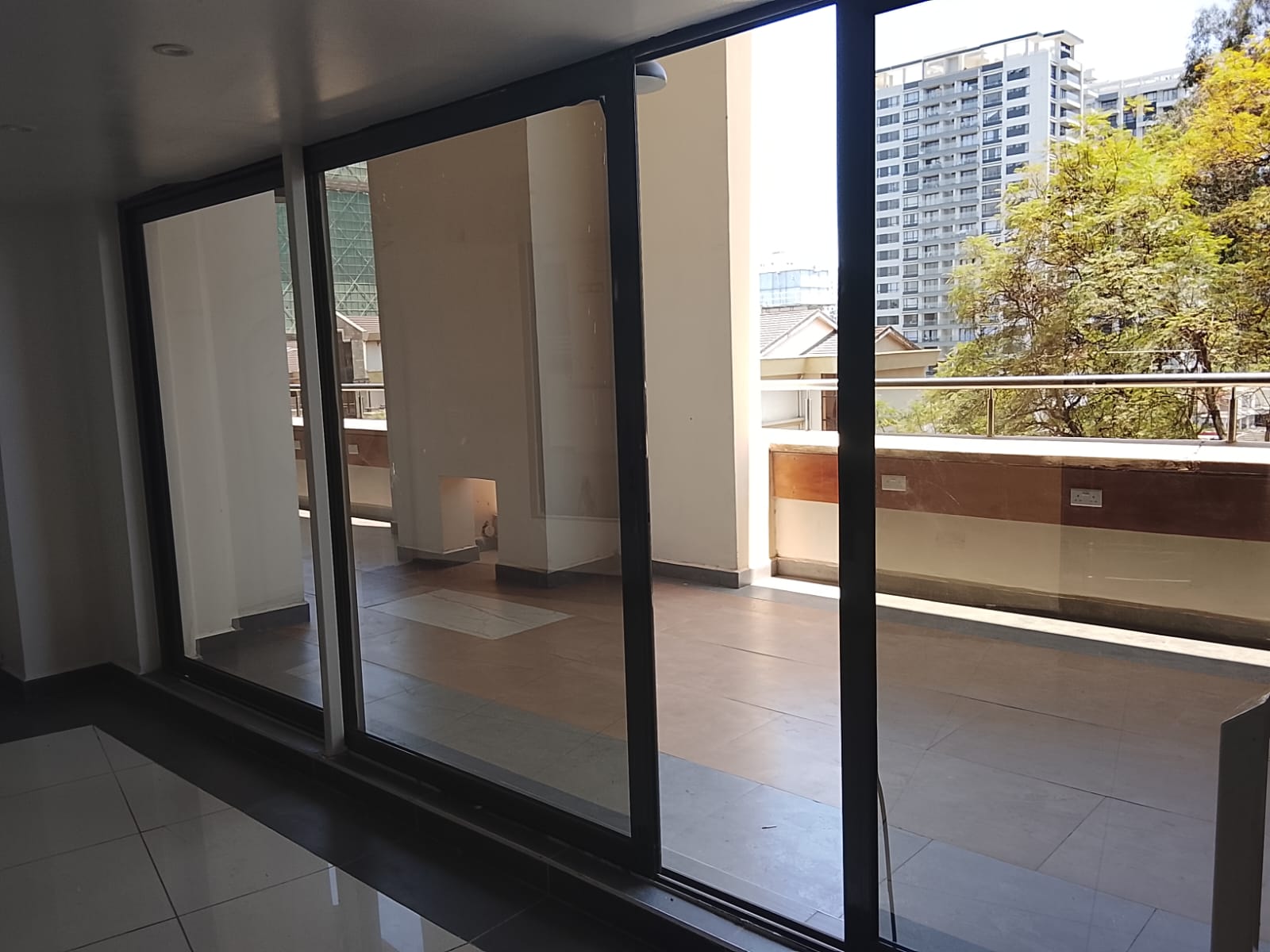 Contemporary 350 SQFT Shop Space for Rent in Hurlingham